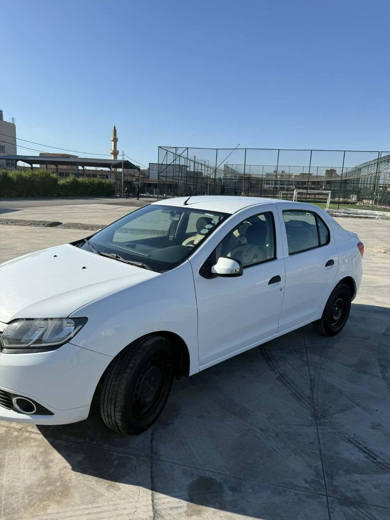 سەیارە یەکی خاوێن بێ سوبغ مۆدێل ٢٠١٦ تەعدیلەکی بچوک لە نوکی چاملغی پێشەوە قۆپێکی بچوک لەسەر دەرگای دواوە وە جەمپێکی بەحاڵ دیارە لە ناو سندوقی مەکینەی گۆڕاوە مەکینەکی سفرم بۆ بەستاوە لۆک بۆ پەیوەندی *********** ڤایبر واتساب أربيل, العراق
