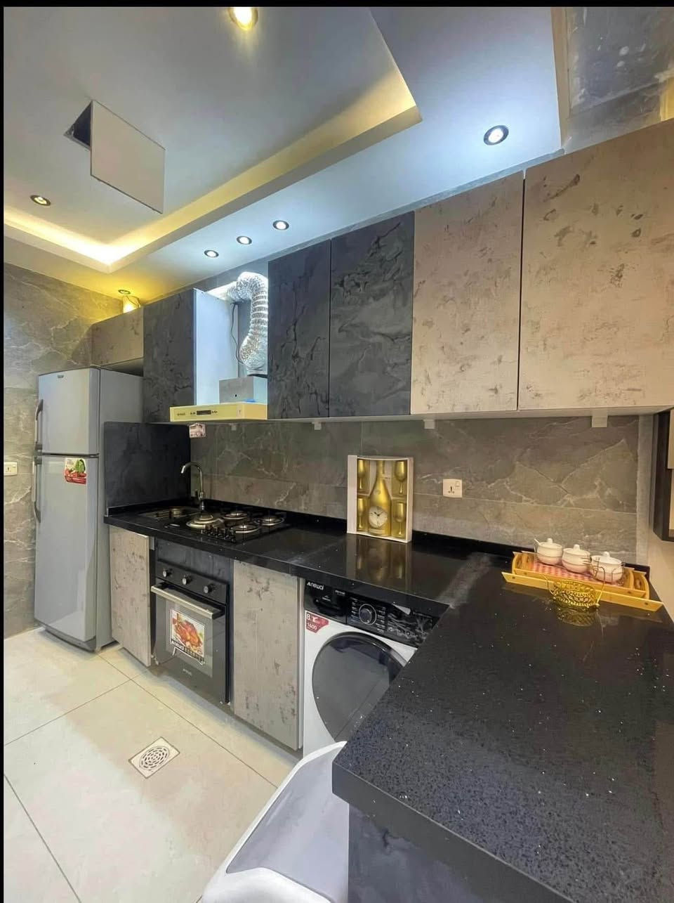 السلام عليكم توجد شقه للإيجار مؤثثه vipفول تحتوي على غرفتين نوم وصاله وخدمات العنوان المنصور / حي المتنبي   للاستفسار  أكثر
*********** بغداد, العراق
