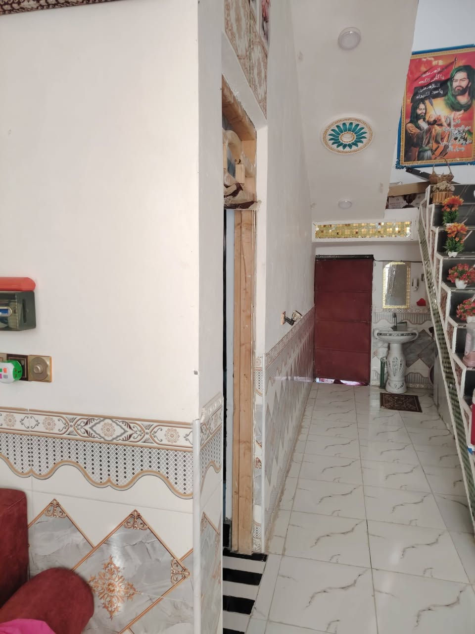 بيت للبيع عل طريق نصر دوايه المساحه 230 بناحديث يبعد عن المدرسه 20 متر قريب عن التلبيط هاذ رقمي ***********
