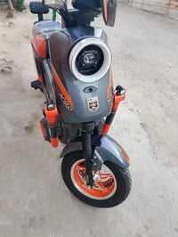 دراجة X900 • 2000 واط • بطارية 33 أمبير