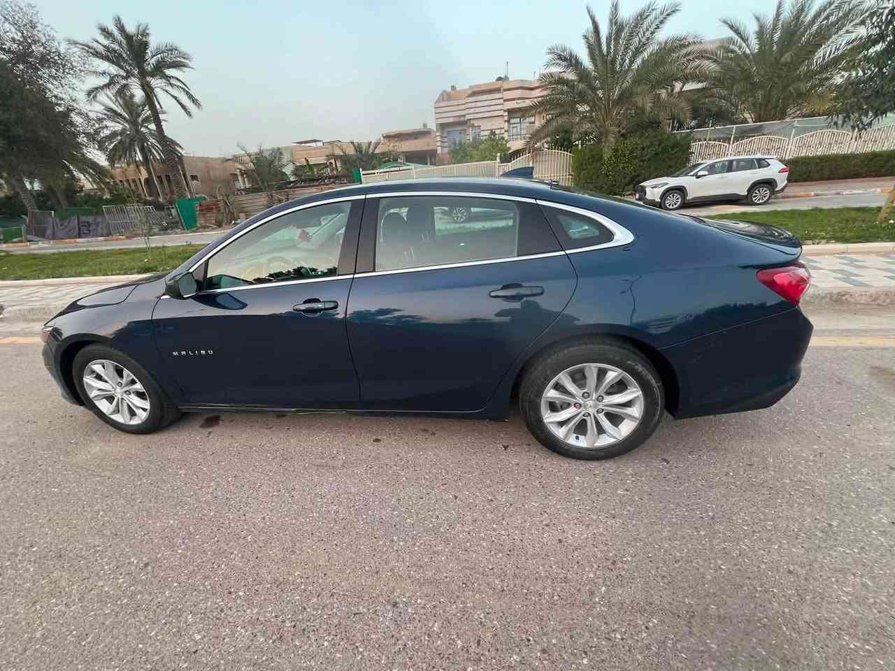 🚗 للبيع: شفروليه ماليبو LT موديل 2022
● 🔹 النوع: شفروليه ماليبو

 ● 🔹 الموديل: 2022

 ● 🔹 الفئة: LT

 ● 🔹 اللون: حبري

 ● 🔹 الممشى: 76 ألف ميل

 ● 🔹 المحرك: 1500 تيربو

 ● 🔹 القير: أوتوماتيك

المواصفات:�✅ تشغيل بصمة�✅ تشغيل عن بُعد (Remote Start)�✅ كاميرا خلفية�✅ حساسات�✅ مقاعد كهربائية�✅ تدفئة للمقاعد�✅ نظام تبريد قطعتين (منطقتين)�✅ إنارة LED مع زينون أمامي�✅ LED خلفي

ملاحظات:

  ●   صور الحادث مرفق .

 ● بارد بالجامَلغ الخلفي.

بيها ملاحظات بلكشر بسيطة

 ● رقم السيارة: أربيل.

 ● موقع السيارة: بغداد.

📞 للاستفسار: ***********

السعر 125 وبيها مجال
