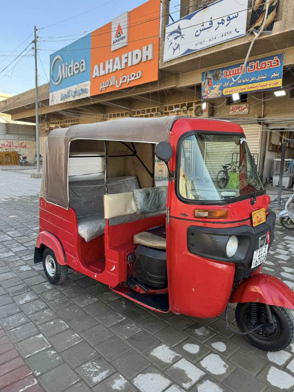 سلام عليكم تكتك للبيع موديل18بشهر ل11مرقم  وبيها ضربه نفس ممبين بصوره مكاني بغداد الامين الثانيه متواجد وتساب***********
