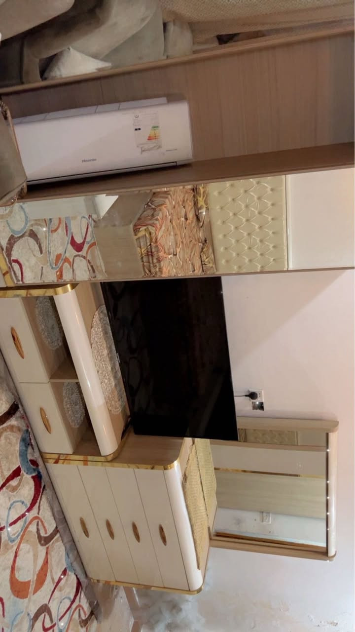 غرفه نوم للبيع ١٠ قطع تركيه نظيفه للاستفسار ***********
