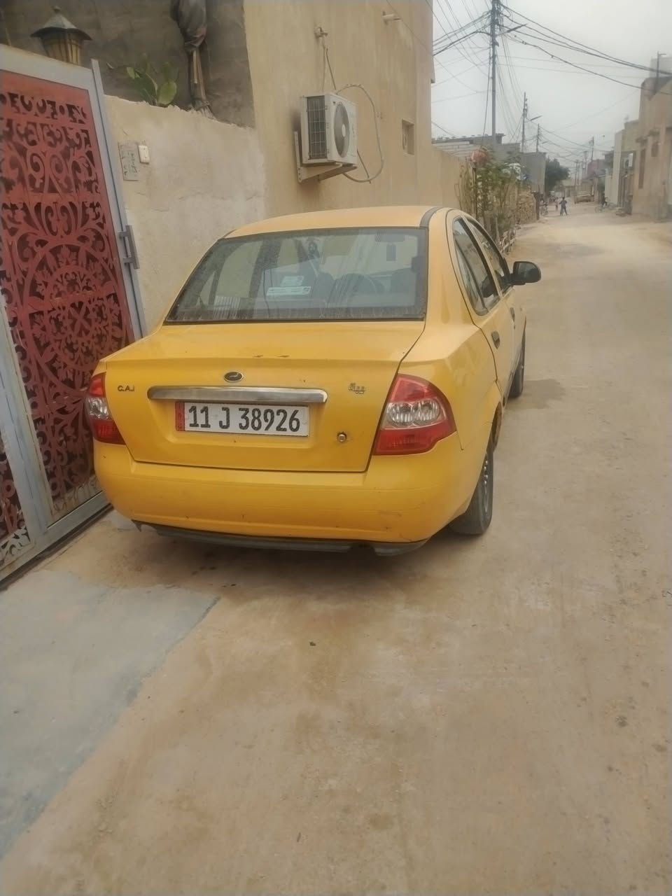 السلام عليكم سياره للبيع مكان كربلاء نظيفه وخير من الله موديل 15 سياره كامله مصفره  سياره كامله مصفره هي وغرامات سعر ب 40 الشرائط على هذا الرقم ***********
