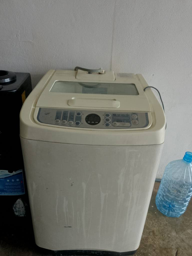 غراض بيت للبيع برادشرط ميز طعام ثلاجه 20قدم غساله شرط مجمده 16قدم مستعمل شهرين شراي يدخل خاص اويتصل مكاني كركوك يوجد لدينا توصيل *********** كركوك, العراق
