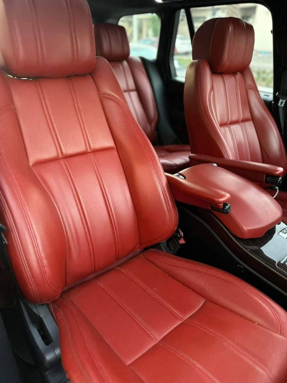 RANGE ROVER
 Vogue
🇬🇧🇬🇧🇬🇧
رانج روفر 
فوك _ اوتوبايغرافي
الموديل ـ 2015 
ماشية 150 الف كيلو
خليجي وكالة سردار 
8 سلندر سوبر جارج 

بلاك ادشن اصل
لون مميز عنابي او كرزي 
وقمارة اسود بلاك ادشن😍 
داخل احمر متصل وليس منفصل 

كفالة عامة😍
من الحادث او تبديل القطع 
صبغ دعامية امامية وخلفية وقبق جنطه اثر شخوط بدون حادث وسونار موجود 💝

المواصفات 🇬🇧🇬🇧

🛑 بانوراما
🛑 دوسات كهرباء
🛑 ابواب شفط 
🛑 صندوك شفط + مري شفط
🛑 رادار 
🛑 كامرات 5 بصمات 5 
🛑 شاشات عدد 3
🛑 أوتو بارك
وباقي مواصفات كثيرة ❤️❤️

مكان السيارة بغداد 💝

تسأل على السعر 
اتصل او راسلنا وتساب

مكان السيارة بغداد
للأستفسار 
 
***********
سلام رانج روفر

@الجميع
