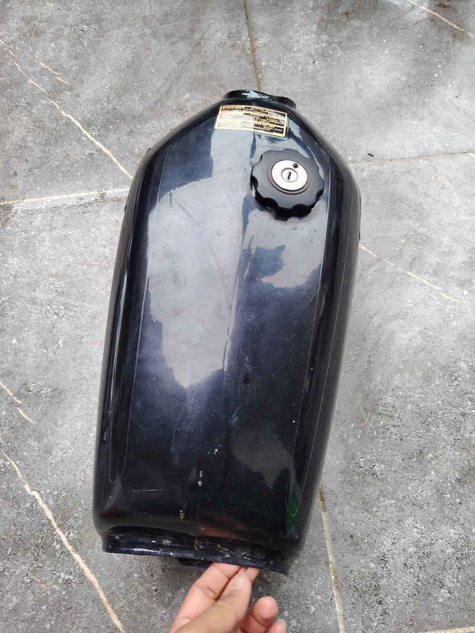 غراض الدراجه البيع تانكي وصلنصه جديد كل عيب ما بيهن ***********
