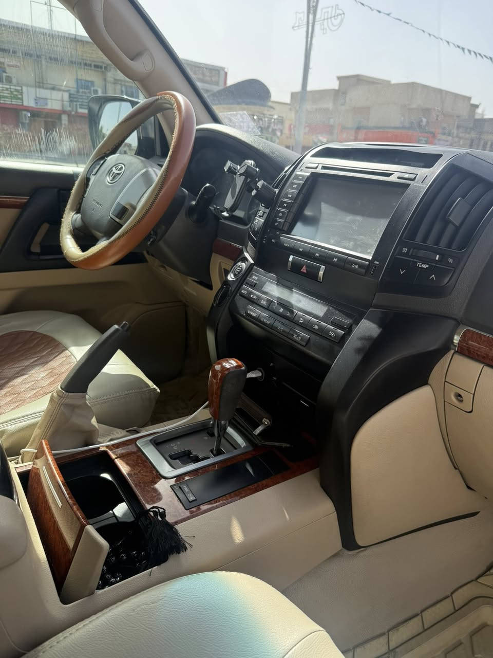 للبيع لاندكروز موديل 2013 ماشيه 198 كم 6 سلندر نظيف مكفول بدون قطرة صبغ ولا طخة السنويه لغاية 2028 باسمي بصرة تحويل مباشر السعر 36000 💲(ثلاث دفاتر وستون ورقة ) العنوان البصرة الزبير الاتصال على الرقم ***********
