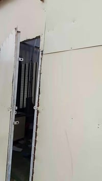 قفص حديد للبيع عرض مترتين  الارتفاع اربع مترات ونص للاستفسار الاتصال  ...