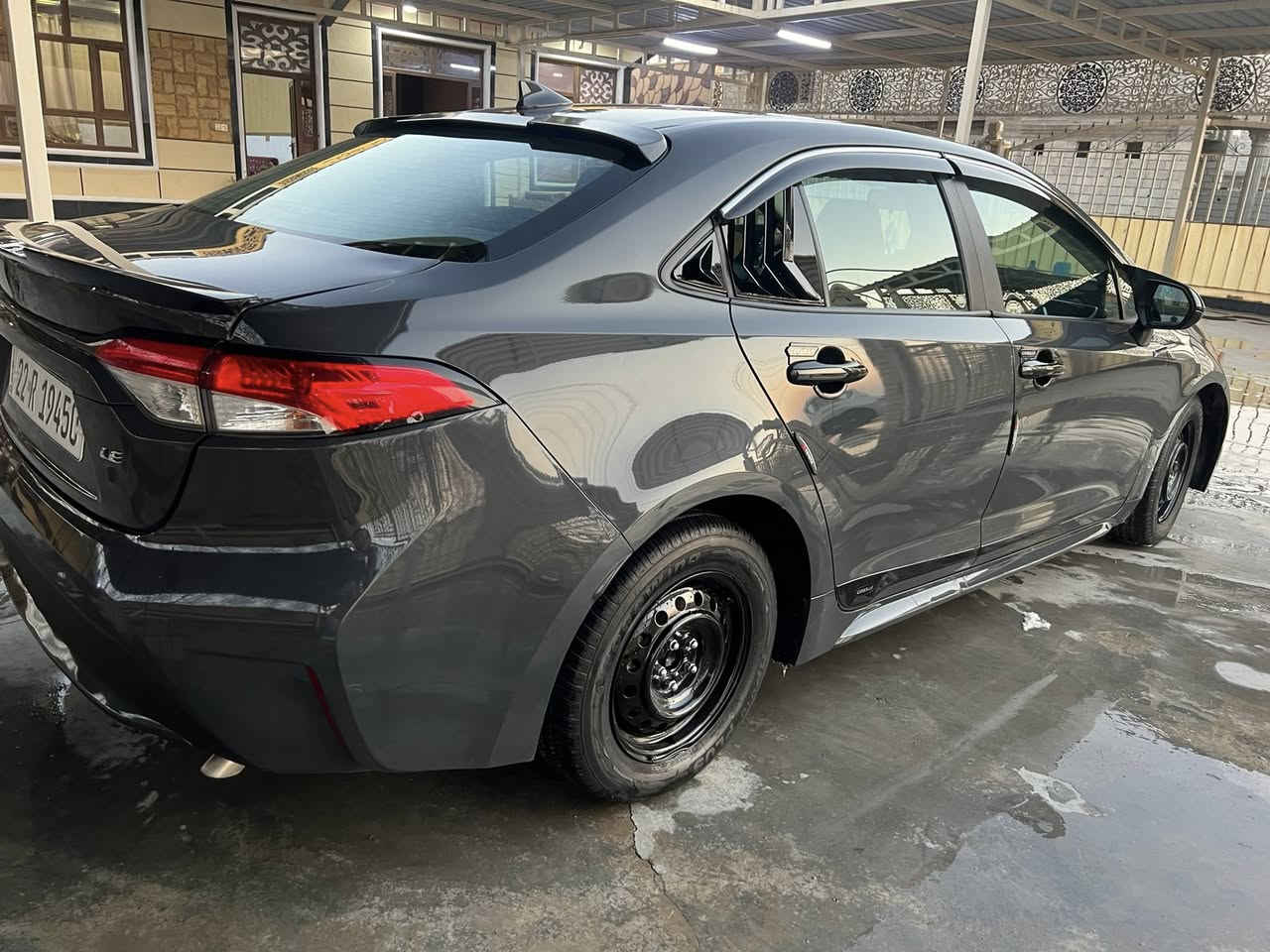 السلام عليكم 🫡 
كورلا. 24 
رقم. شمالي 22
لون مميز سمنتي 
بصمه 
اشارت ترحيب
سايد أبريك بصمه
رادار امامي
رادار جوانب 
تحديد مسار 
ماشيه 17000  الف بعدها زيرو 
ضررها موجود بل صور 
فقط بارد يم القبق البانزين 
السياره جديده بالصور مو حلوه 
سعرها  165.  وبيها مجال بسيط 
***********
***********
