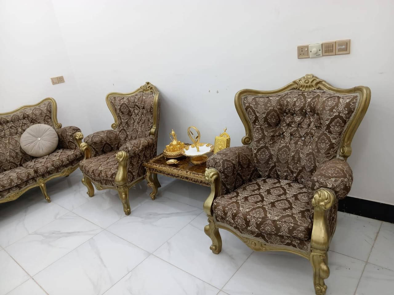 تخم رئاسي للبيع سعر350وبي مجال للتواصل عبر هاذا الرقم في الواتساب
***********
فلوجة حي الشهداء
