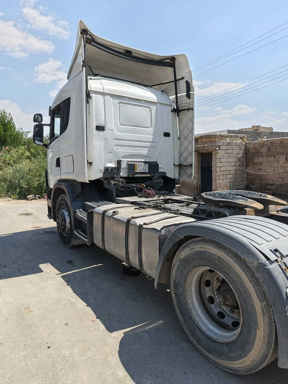 سكانيا ٢٠٠٣
سنويه مامنتهيه
صهريج شاكر ١٤ ٢٠تك تاير 
طوناج جديد
جبيئس توه مفعل
تخم تاير
كير مكينه شاصي بشرط
مكان بصره 
***********
