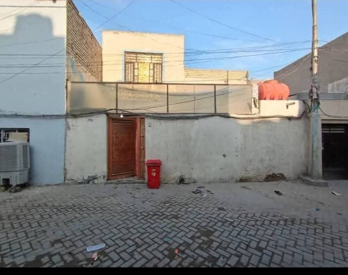 ــِۖلُأمٌ  (💜)ـكـۜم طابقين 144متر
دار للبيع قطاع76مقابل 33اقرب
 نقطة دالة جامع الامام المهدي المنتظر 
طابيقن عگاده ثلاث غرف في الطابق الثاني 
استقبال 4×7
صاله5×5
مطبخ 5×5
غرفه نوم 6.50×5
حمامات مع توليت 2
حمام داخل للبيت 
الطابق الثاني 
غرفه فوك 5×5
غرفه4×4 
غرفه 6.50×5
البيت كادمك شوف يعجبك انتصل هلان وسهلن بيك 
الاستفسار على رقم ***********
