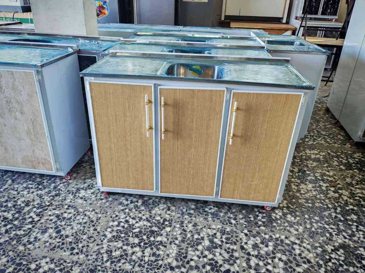 وصول وجبة من السنك الستيل  الى مجمع السليمانية للاثاث وباسعار مناسبة ...صار كل شي متوفر  ...تريد سنك حجر تريد ستيل ومختلف الاحجام ١م و١٢٠سم و١٥٠ سم وكل الهلا بيكم


**إذا كنت صاحب هذا الإعلان وتريد حذفه لأي سبب، رجاءا أرسل رسالة إلى الدعم الفني**