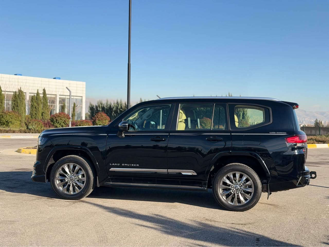 Toyota Land Cruiser / GX.R limited 2023

شەریکەی جیهان
بێ بۆیاخ و لێدران
٤٧ هەزار ڕۆیشتوە 

سلاید
٤ کامێرا
سەلاجە
کوشن کارەبا و تەبرید
٣ شاشە
لیدی پێش و دوا

سعری ٧٢٥ گەڵا 

*********** السليمانية, العراق
