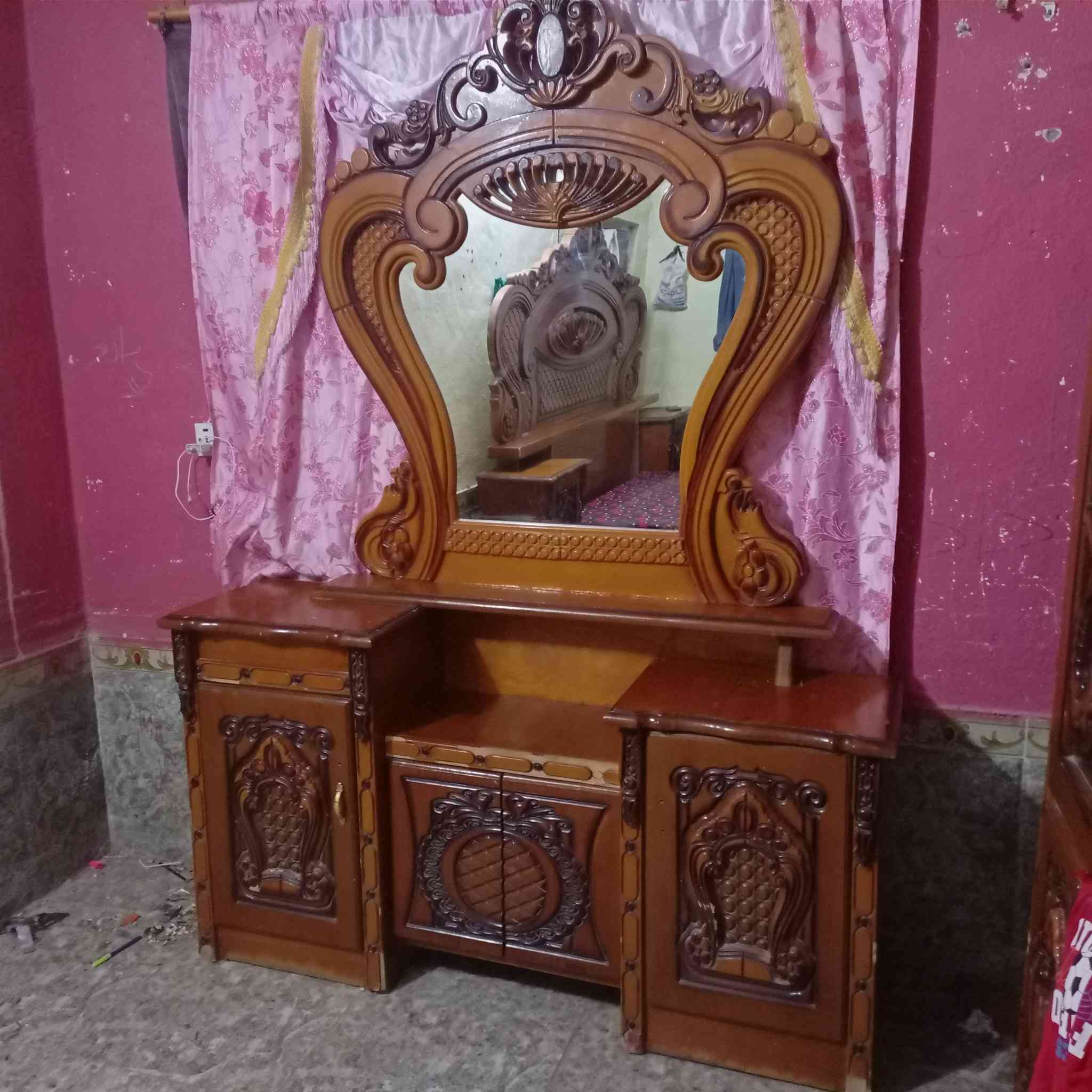 اسلام عليكم غرفت اخشاب للبيع تفصال نضيف للاستفسار عل الرقم ***********
