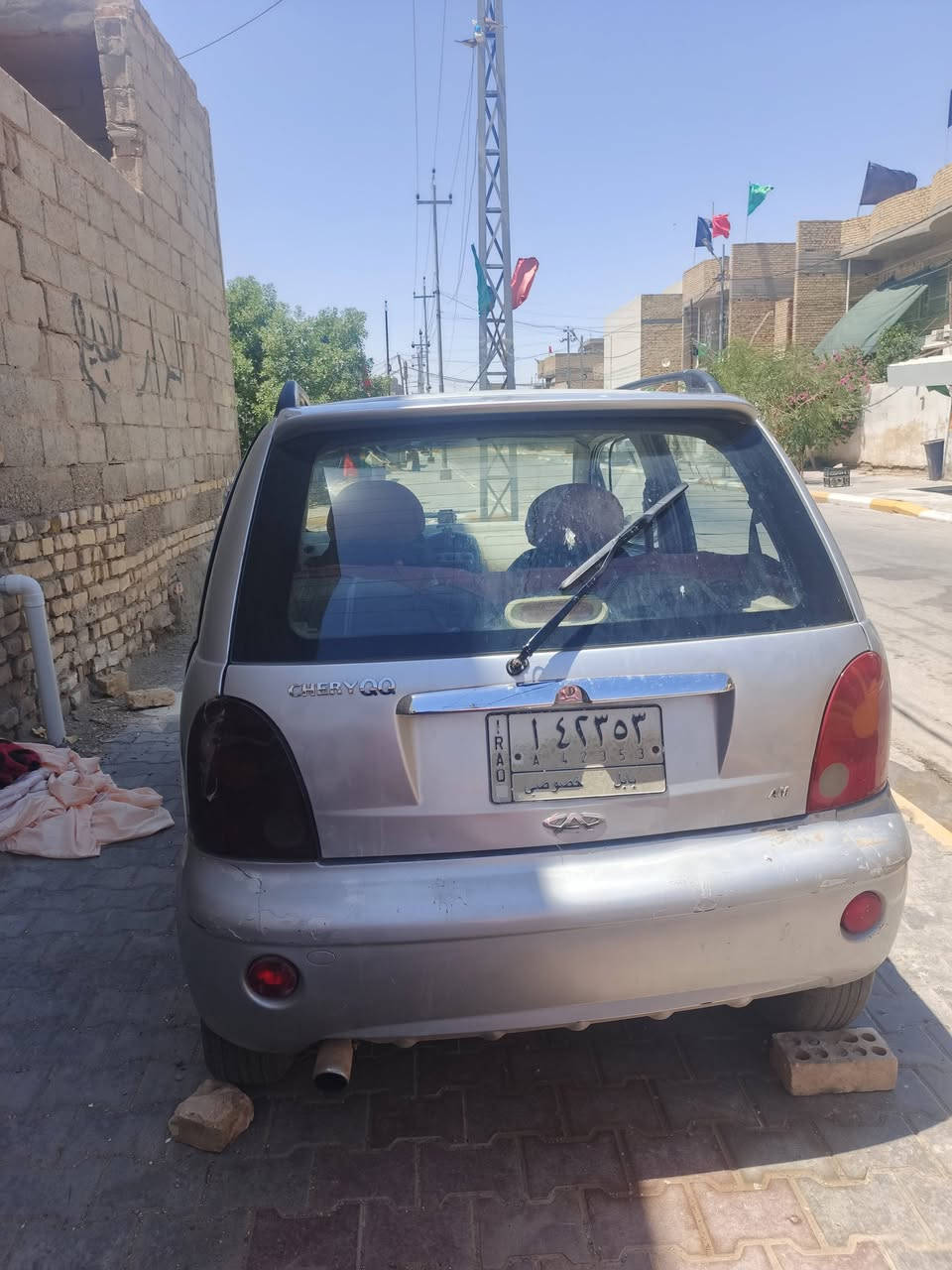 السلام عليكم سياره للبيع شغاله كل نقص مابيها السعر 3 ملايين ونص ***********
