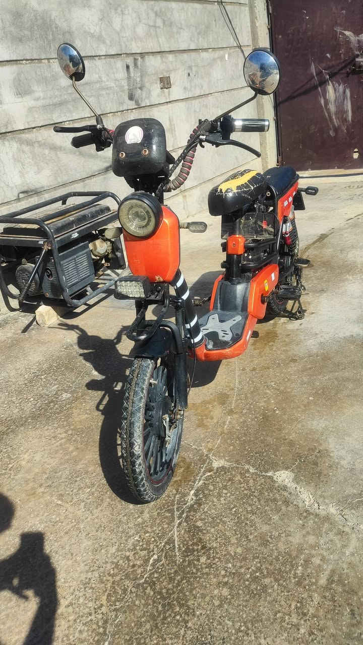 دراجه. Hls حجم 20 نضيفه بصمه تشغيل عن بعد شاشه بلوتوث بطاريات قبل شهرين بدلتهن عنواني بغداد شعب سعر180وبيه مجال   رقم ***********
