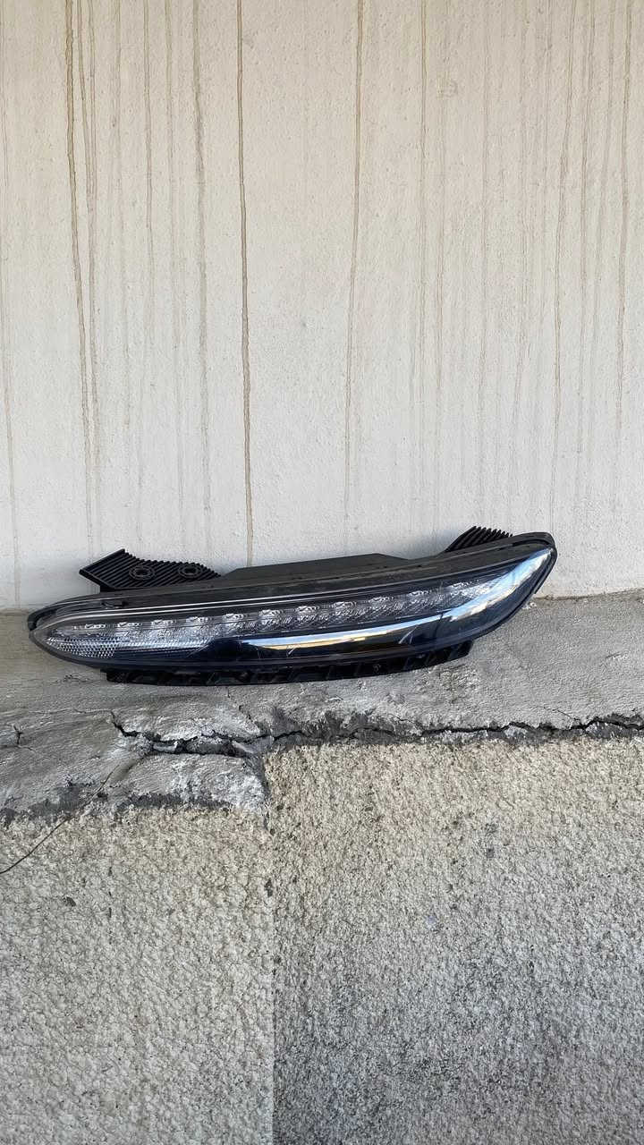 السلام عليكم 
غراض ev6 و ايونك 5 وايونك 6 
غراض (ev6) 
دعامية وجاملغ ولايت واطار جاملغ 
وفسفوره دعامية خلفية يمين 
غراض (ايونك6) 
بطاين ابواب كاملة مع السماعات والمكينة مال جام وجام اصلي ابيض 
دبل مال شركة وبطانة تاير خلفي يمين
غراض ( ايونك 5) 
لايت يمين ويسار كامل مروحة امامية 
بيها كسر بسيط ماطور ايرفلاب كامل
((( المكان بغداد اليرموك )) 
للاتصال ***********
