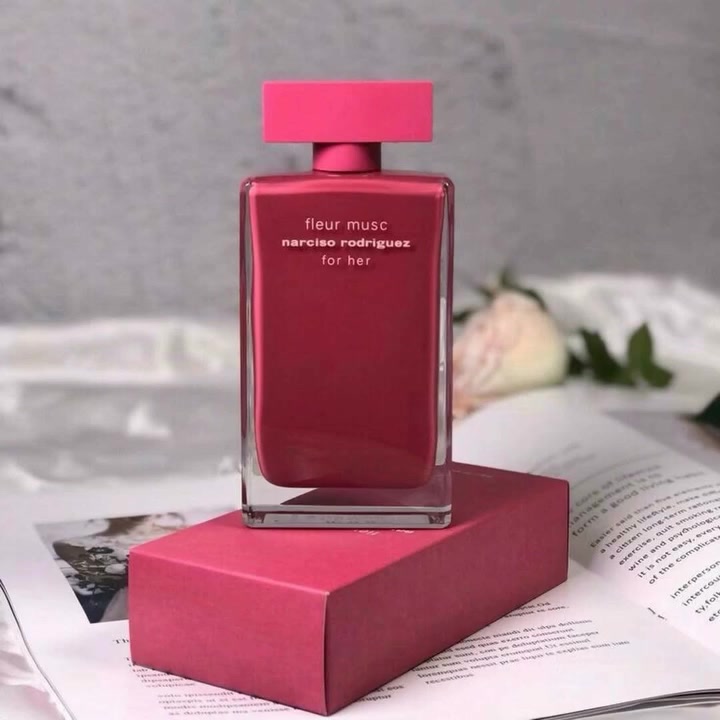 ... عطر فلور مسك من نارسيسو رودريغز 😍
... Narciso Rodriguez Fleur Musc for Her

... هير عطر نسائي راقي وأنيق، من العائلة الزهرية مع لمسات مسكية ☺️✨

... ورائحته ساحرة تضيف لمسات من الإثارة والإغراء، وعبيره فواح وقوي الثبات يمنحك الرقة والنعومة ويجعلك في كامل أنوثتك وأناقتك 💄🌸

... يناسب العطر جميع الأوقات والمناسبات، ويتميز بنوتة عطرية ساحرة وجذابة 😘

السعر 12الاف
#عطر #عطر_فلورا


**إذا كنت صاحب هذا الإعلان وتريد حذفه لأي سبب، رجاءا أرسل رسالة إلى الدعم الفني**