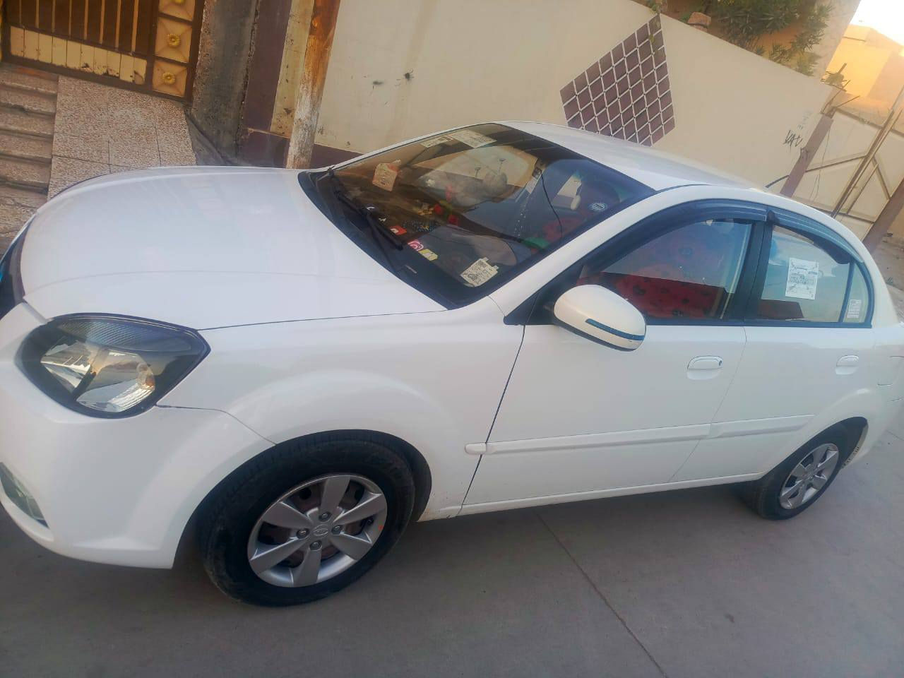 كيا ريو 2012
رقم اربيل جديد شرط التحويل فقط
محرك 14 كير اتوماتيك شرط
طخم تاير جديد
ضرر جاملق امامي 
السيار احلى من الصوره
مكاني موصل الجديده
***********
***********
