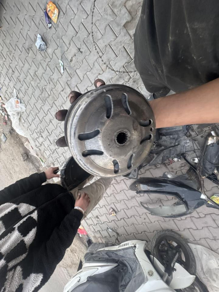 سلام عليكم
صالنصه سكنس عام جيتي ار 

اصليه ام الختم سعر 140 وبيها مجال 
كلجات رياضي امامي وخلفي سكنس عام سعر 80 وبيه مجال 

وعندي غراض مال جيتي ار 

مكان: الحسينيه 
رقم: ***********
