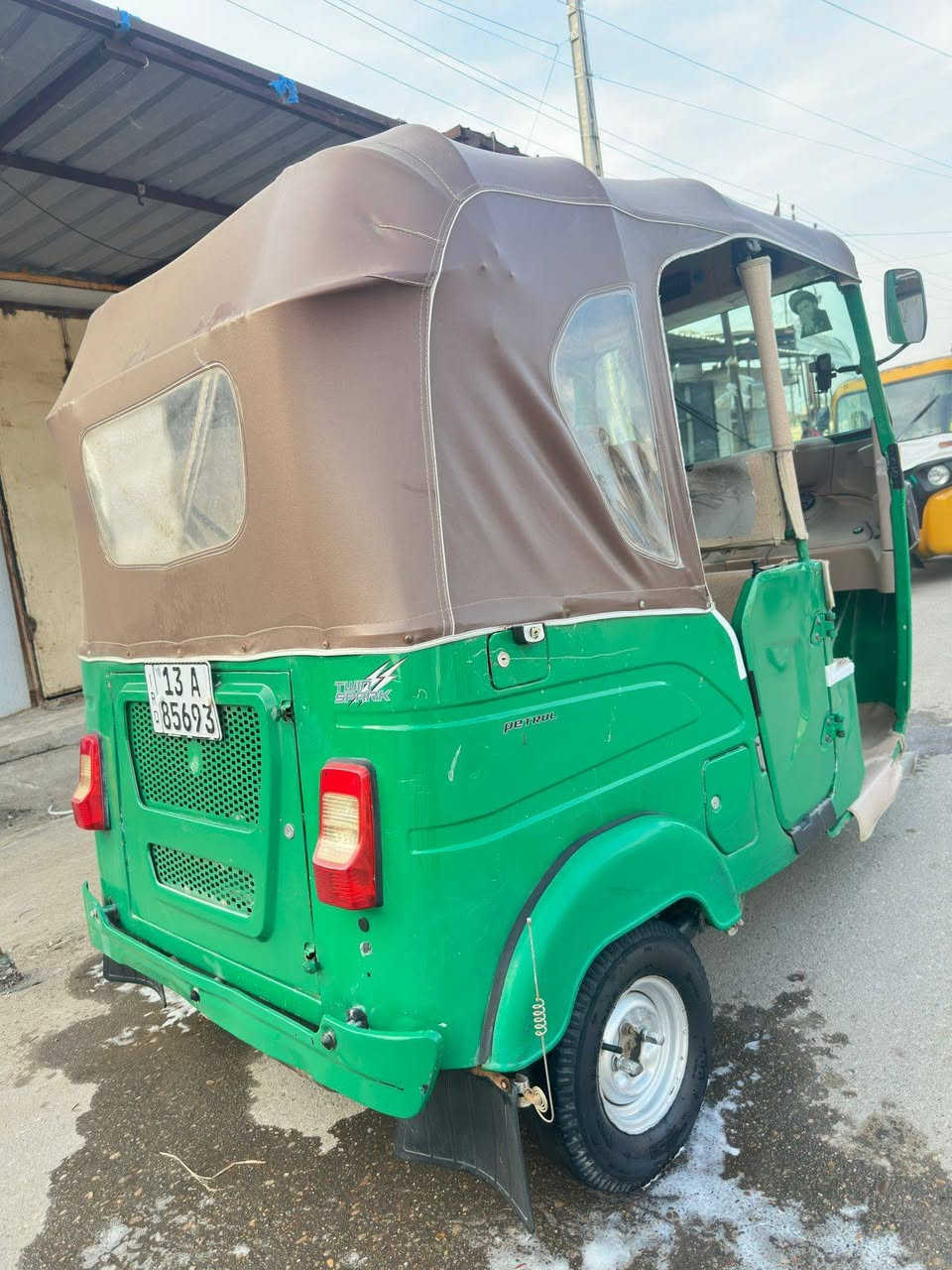 السلام عليكم شباب تكتك مديل ٢٢ مرقم اعماره نضيفة تكتك مكينه مكفوله اتصل. ***********
ميسان ناحيت السلام
