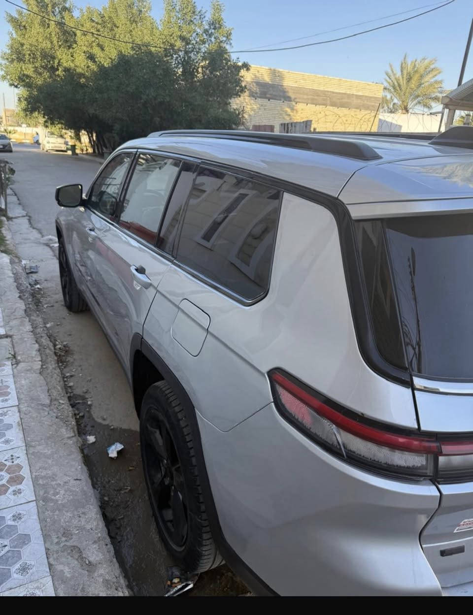 السلام عليكم
جيب موديل 22 امريكي 
السياره جاهزه من كل النواحي 
مكينه كير تبريد تخم تاير صدر حداديه 
كل جاهز السعر 260وبيه مجال 
مكان بغداد ***********
