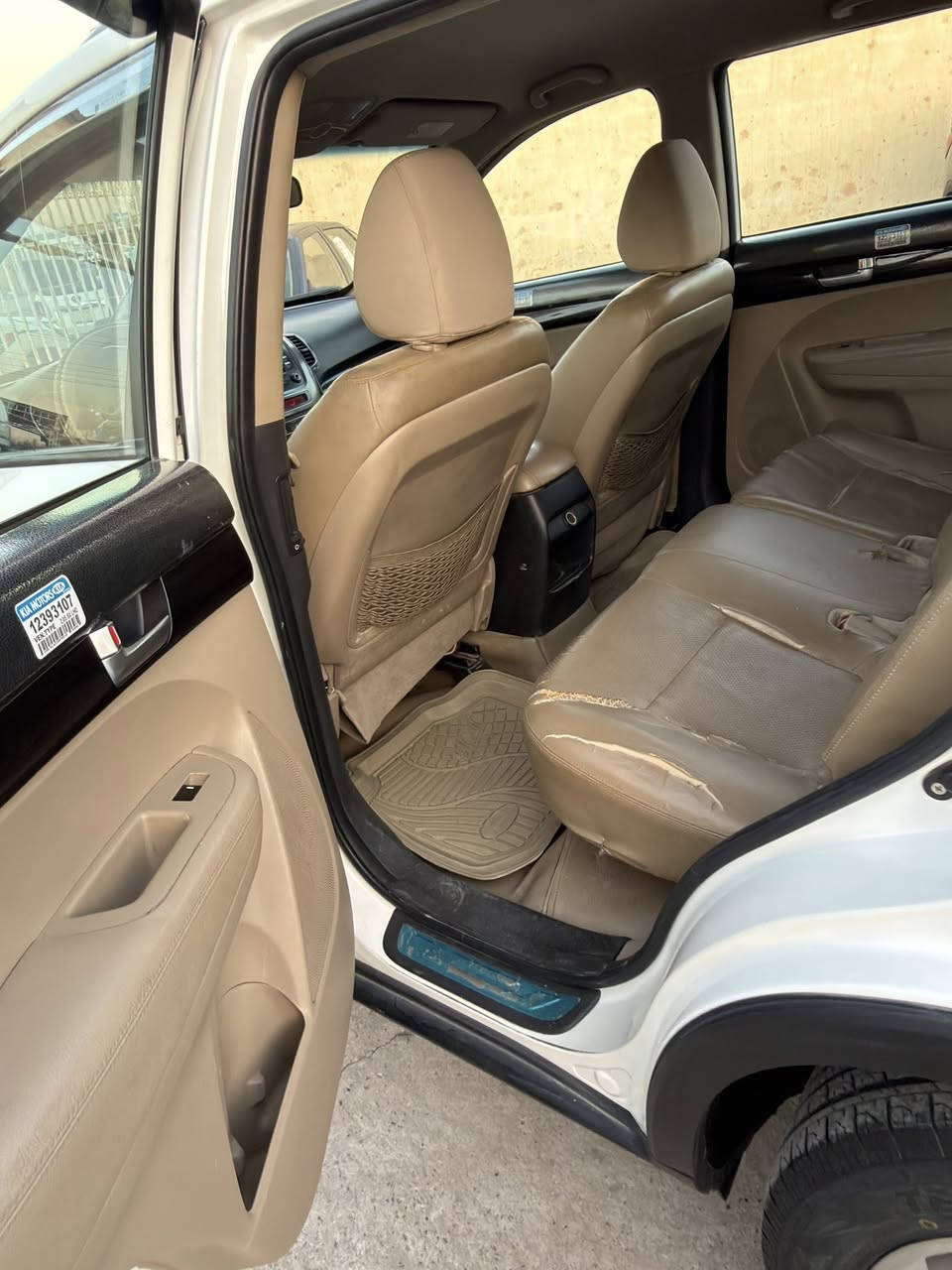 السلام عليكم..للبيع بسعر مناسب ب173 وبيها مجال ويرهم مراوس
للبيع
سورنتو 
الموديل| 2013 شكل 15
وارد خليجـي 
سيارة مكفولة من الصبغ والتبديل
| المواصفـات | 
ثلاث قطع تبريد
مري شفط + اشرات بالمري
علامه سورنتو ترحيب بل دوسه
بصمة تشغيل 
بصمات ابواب وصندوق
7 راكـــب 
حساسات امامي خلفي 
كامرا خلفيه 
6 سلندر بالشرط 
نظامين ECO + عادي 
مثبت سرعة
شاشـة لمـس بلادي 
كشن السايق كهرباء 
ويـل كـروم
لايـت زنون
📍صلاح الدين/بيجي
***********
***********
