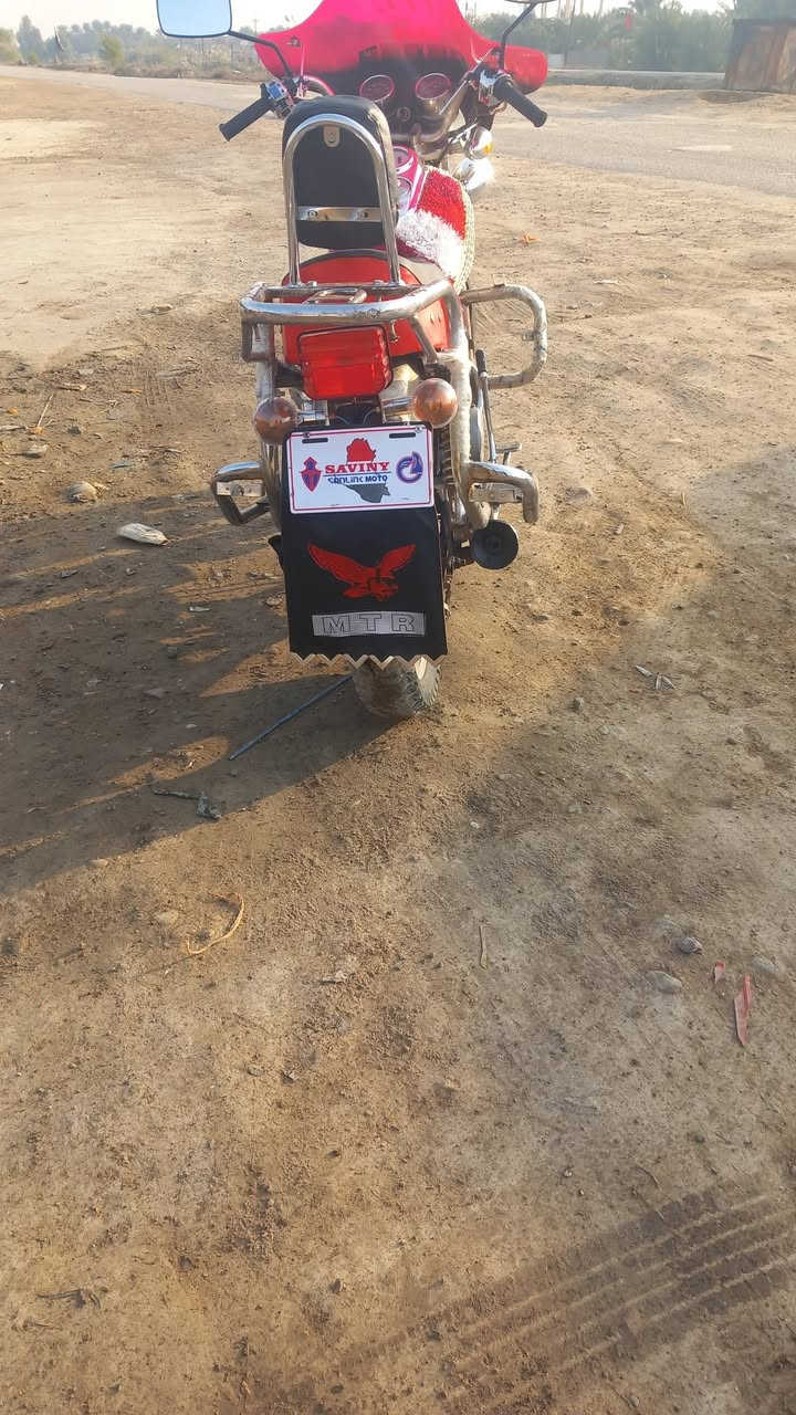 سلام عليكم دراجه جني البيع موديل 2015 دراجة على الشركه ابلاديه اوراق اصوليه السعر  مكاني ديالى الخاص سراجق هاذه رقمي ***********
