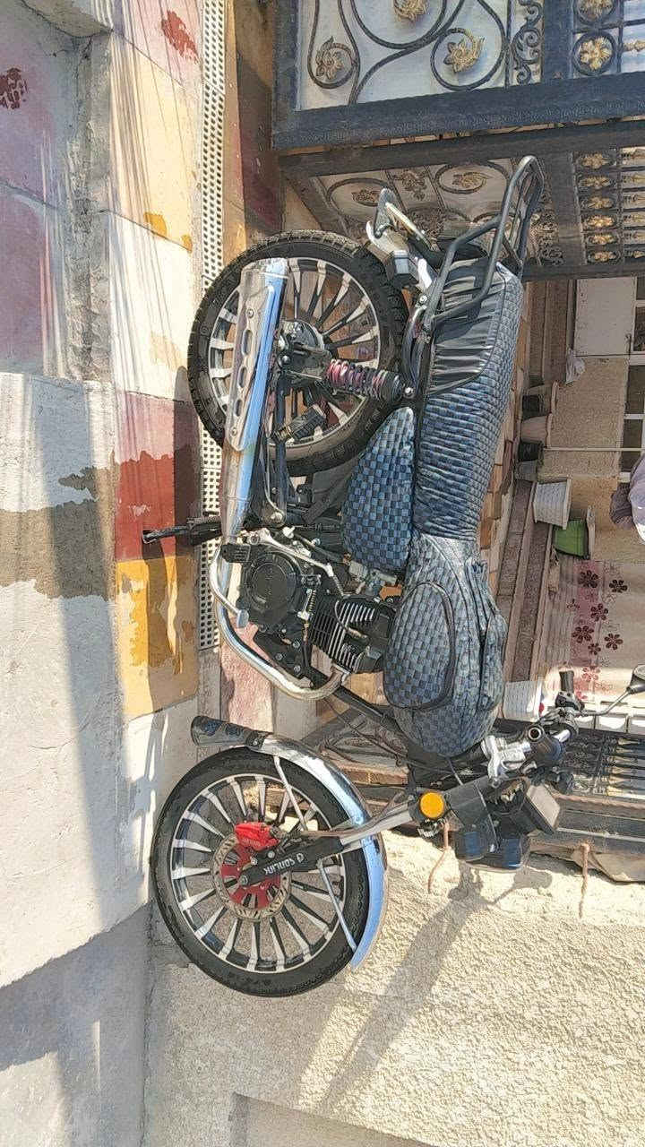 سلام عليكم ورحمة الله وبركاتة سولنك سيفان للبيع موديل 25 بصمه تشغيل عن بعد منفذ يو بي اس منفذ شحن معدل مالته 140 السعر 700و بيه مجال للطيبين مكاني صويره شارع النجمه ***********
