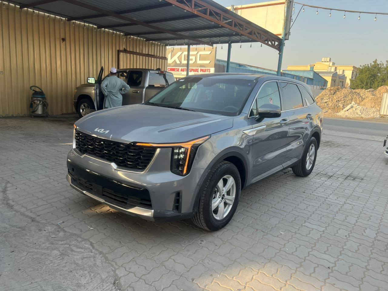 سلام عليكم للبيع سورنتو 2025 LX 
تبديل بنيد جاملغ ايمن فقط 
180 واصل بصره بدون كمرك 
______________
موصفات LX 
سياره بصمه 
محرك 2500 
ماشيه 1700 زيره
لاستفسار[***********]
