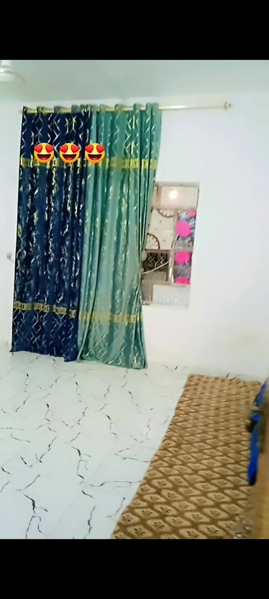 السلام عليكم عندي بيت للبيع المساحه 130 المكان نزلة سعد بيجو قرب موقف التكسيات عبر السكه القطار قريب على الشارع العام سند 25 للاستفسار *********** حلة, بابل
