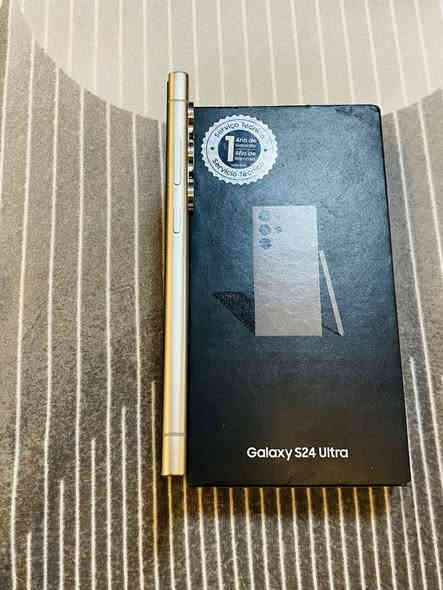 السلام عليكم  بيع او مراوس 
اس 24 الترا 256  لون تيتانيوم 
دبل خط شرق اوسط نظافته 100  ملحقاته كامله سعره 950 الف مكاني بغداد *********** واتس
