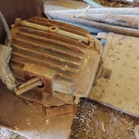 جاروشة للبيع المكان بغداد 07717212948