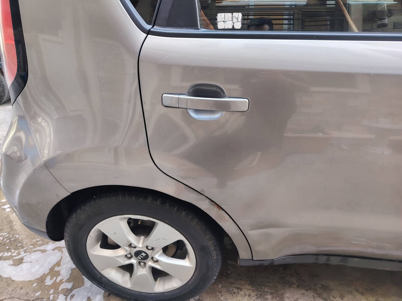 السلام عليكم
صول مديل ٢٠١٨
رقم شمالي بسمي
حادثهة موضح ب الصورة
وبيها بارد جاملغ صفحة الصدر
والباب الخلفي
مكينة ١٦٠٠
ماشية ٨٧
السيارة خير من الله
مكان السيارة بغداد الاعظمية
***********
