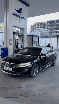 باسات ارلاين  موديل 2017 لايت ليد كوشن جلد هيته ر  مه كينه 18 گير مه كينه نه فه بينه شه رت 88 يي جويي سه ر نا في  منه ره قه م و سه نه وي و كاشا وي زي جديده   بوند و جملاخ سبخن بي داخلي بي شاسي شه رت به س په ره شوت يت فه بين برا سعر زي 125 سياره جاهزه بي مسره فه  

واتساپ *********** 

**فولكس واكن باسات (R-Line) موديل 2017** * **المواصفات:** لايت LED، كشنات جلد، هيتر (تدفئة). * **المحرك:** 1800 (1.8). * **كير ومكينة بشرط (ما مفتوحات).** * **ماشية:** 88 الف. * **الاوراق:** السيارة باسمي، رقم وسنوية وهزة (لاصق) كلها جديدة. * **الصبغ:** بونيد وجاملغ فقط (بدون دواخل). * **الضرر:** شاصي بشرط (سليم)، بس الايرباك طاك (طالع). * **السعر: 125 (ورقة).** * **ملاحظة:** السيارة جاهزة وبدون أي مصرف.
