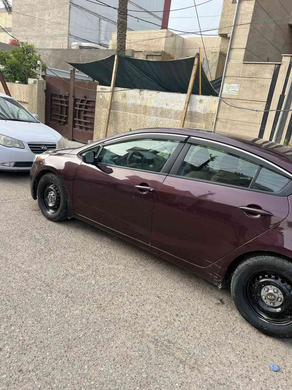 السلام عليكم كيا فورتي 2017 كفاله عامه من الصبغ ولفتح فقط بارد قليل السياره ماشيه 97 الف كفاله عامه كير محرك رقم بغداد بئسمي تحويل ثاني يوم 
السعر مناسب 
رقم التليفون ***********
