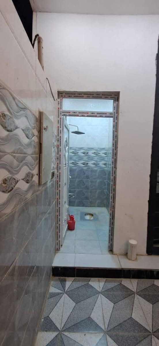 🔥مشتمل 150 متر للبيع في الفلوجة ⚡

📍 حي الضباط الرابعه 🏠

✨ تفاصيل العقار :
🔹طابق واحد بناء طابوك حديث غرفة نوم وملحقاته. 
🔹 المساحة: 150متر وجه 7.5 ونزال 20 .
🔹 السند: طابو صرف (ملك) بأسم شخص واحد. 

📌 مميزات الموقع:
✔ الخدمات متوفره/ماء + كهرباء + مدارس قريبة. 
✔ منطقة هادئة من ناحية سكن 
✔️موقع ممتاز ومرغوب جداً 

💰 السعر: 125 مليون وبي مجال. 💵

📞 للتواصل والاستفسار:
*********** واتساب
