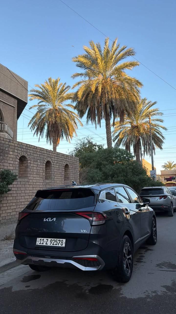 السعر ١٦٣وبيها مجال ‼️‼️‼️
السلام عليكم ..Kia Sportage
موديل ..2023..
فئه ال. L
وارد امريكي 🇺🇸..
الممشى .. 100,00
رقم بغداد .
مكينه . 2500
المواصفات .فول عدا البنوراما ..
كشنات تدفئه ..
كشنات جلد ..
رادار .. 
سياقه ذاتيه..
شحان لاسلكي..
شاحن تايبسي عدد ٣
اتضمه الصوت والتبريد شاشه بيانو بلاك..
تشغلين عن بعد ..
حساسات خلفيه اماميه..
كامرا خلفيه..
شاشه متصل .. تدعم الكار بلي 
مع تغير ثيمات عداد السرعه ..
اوتو هولد ..
‏Auto Start/Stop)
نضام نزول المرتفعات 
للاستفسار عن حادث السياره او السعر 
هاتف..***********
عنوان السياره بغداد حي العدل ..
تفاصيل الحادث داخل المنشور‼️
