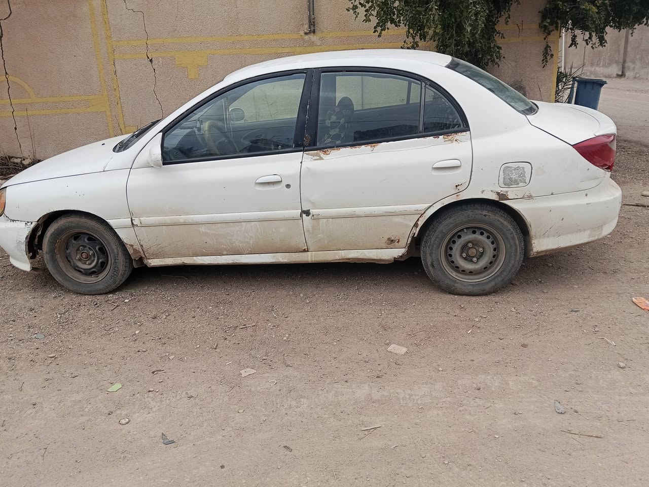 ريو موديل 2000 رقم بابل انكليزي تحويل مباشر سنويه جديده لحد 30 تبريد ثلج تتفى  كهربايات كلها شغاله فقط نقصها ميزانيه وصدر امامي عندي مكينه جديده وياها انطيها للمشتري السعر 24 مكاني بابل المحاويل ناحيه الامام ***********
