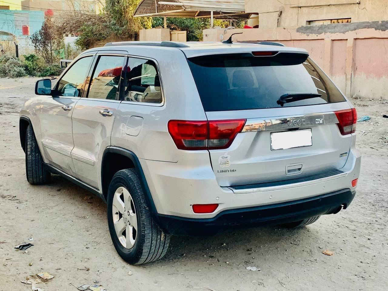 جيب شيروكي 2012 كلين داخله محدث 2018 للجماليه مع طخه جاملغ ايسر مرجع بارد فقط
رقم بغداد سنوية لـ27 بأسمي تحويل ثاني يوم

* محرك 3600

* بصمة ٣ ابواب 

*بصمة تشغيل عن بعد

*لايت لد زنون

*ويل كب كروم

*تحكم ستيرن 

*تحكم مري

*تخم تاير جديد

*كير مكفول 

*تبريد قطعتين

*كاميرا خلفيه

*حساسات

*شاشة جبيره

*فور ويل

*كشنات جلد

*وضعيات تخزين ميموري

*سستم 8سماعات محيطيه 

*يدات كروم

وبقية مواصفات الجيب المعروفة

السعر 162 وبيها مجال للطيبين

للاستفسار 
***********
