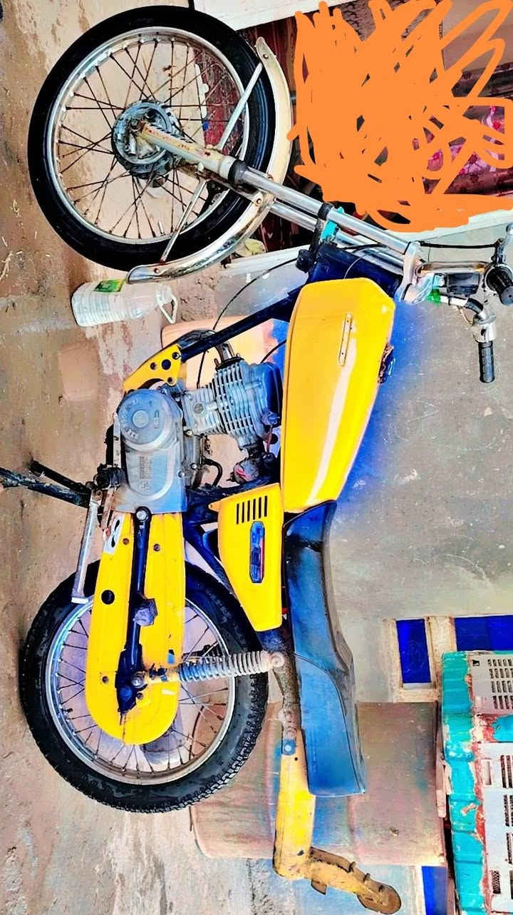 سلام عليكم دراجة للبيع اوراق لتواصل رقم الهاتف ***********
