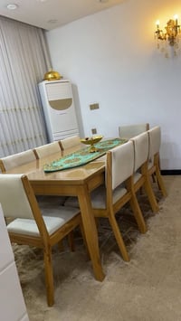 طاولة طعام • ٨ نفر • نادر الاستعمال