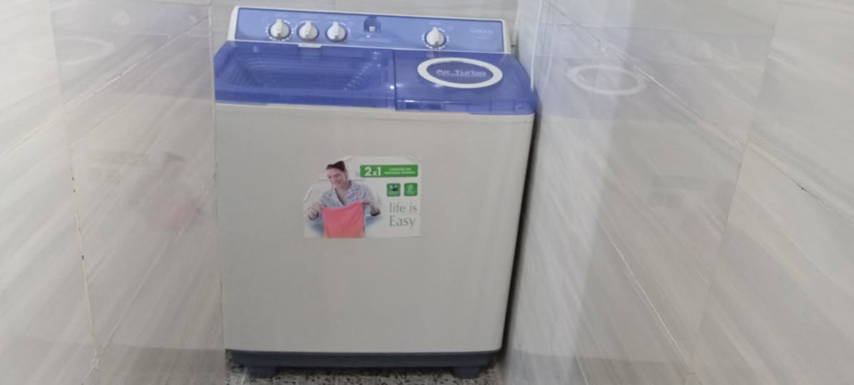 سلام عليكم غساله للبيع 
مجفف وغسيل ونضيفه مامستعمله هواي 
المكان مشخاب السعر 250 وبيهه مجال للشراي 
اليريده يعلق واني اراسله وهذه رقمي  ***********
