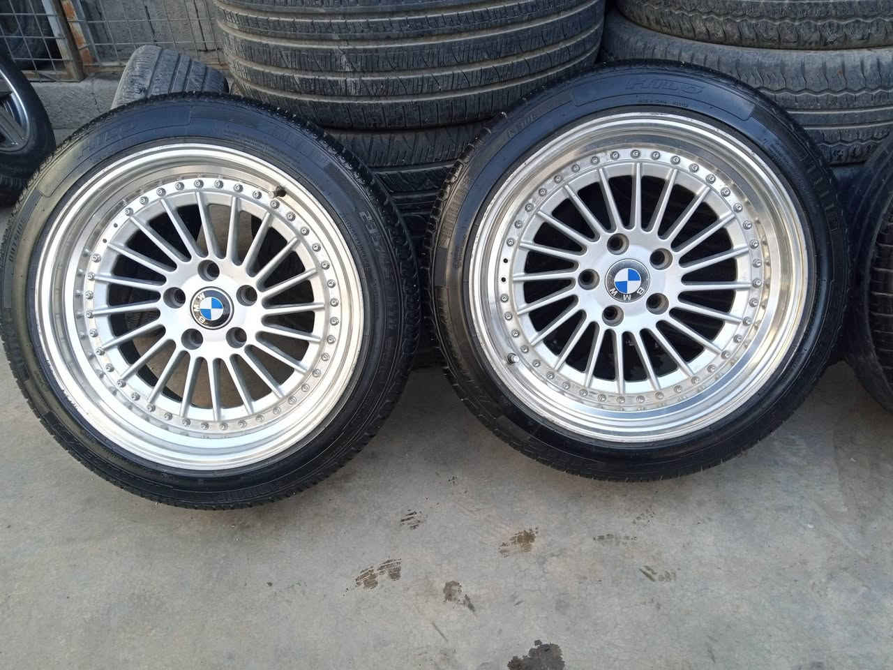 تاقم تایە ویلی شنایزەر قیاسی 18 دوو سایز تایبەتە🔥 
شتێ دەرجە یەک و شاز تایبەت بۆ سەقەر رێک ئەخەوێت
بۆ گۆرینەوە لە سلێمانیم بەشەرتی لەرزین و خواری 
***********
***********
