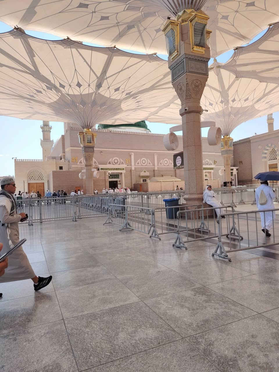 إعلان عن رحلتنا القادمة إلى الديار المقدسة بتاريخ 7/7 إلي 10 / 7 والسكن في محبس الجن، سارع بتسليم جوازك لضمان حصولك على مقعدك بالباص، الرحلة مميزة لأنها ستشمل جمعتين واحدة في المدينة والثانية في مكة المكرمة، في محبس الجن جهة السقايف خلال شهري محرم الحرام وصفر ،،، 
مكتب السعد للحج والعمرة 
***********
***********
يكون التسليم : عن طريق الدكتور عبد الرحمن علي مجول الكوير قريه العويجة أو مكتب الرشيد حمودي
