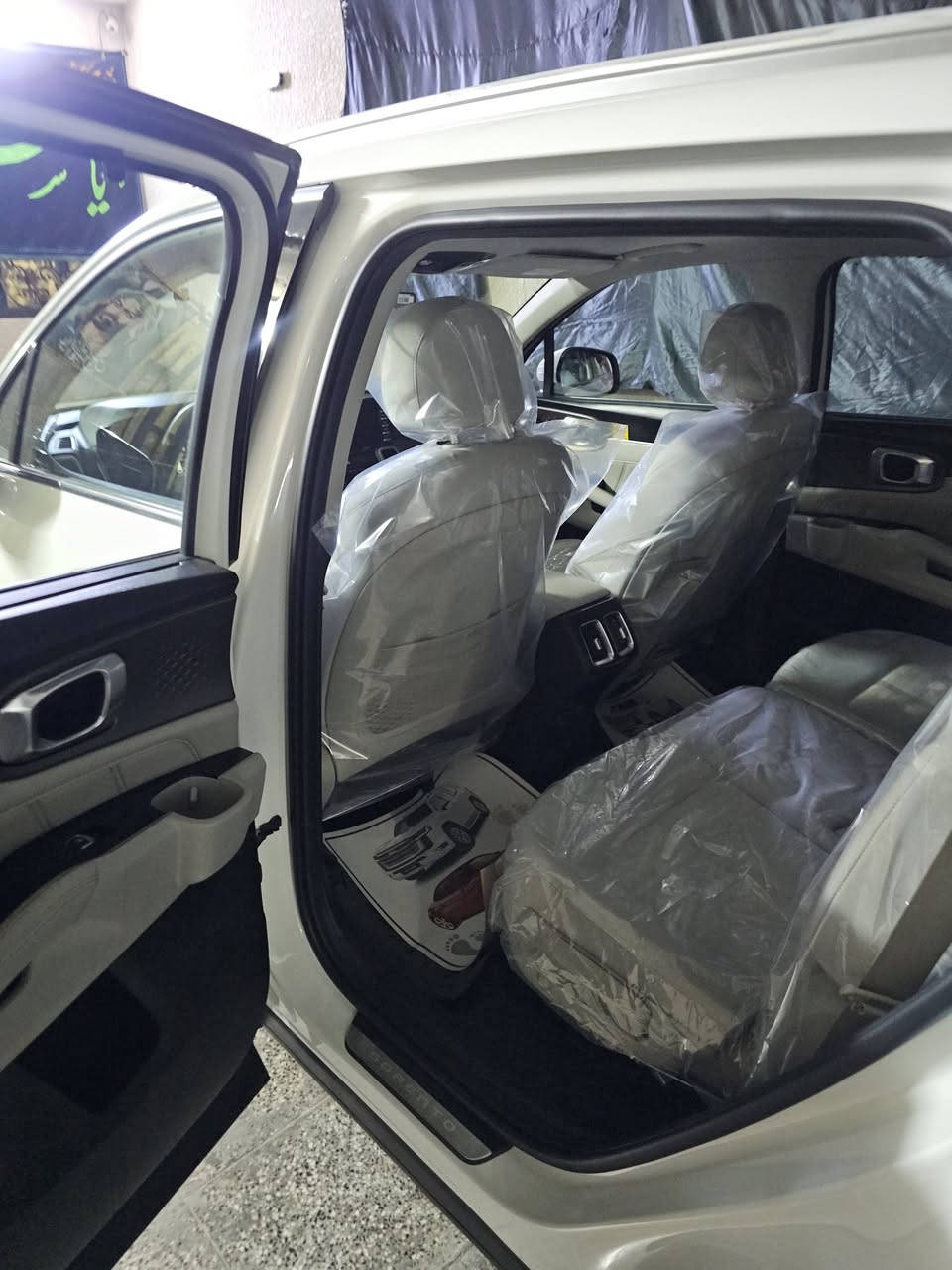 السلام عليكم
سورنتو موديل 23
السيارة مكفولة 
فول1\1
 للأستفسار: ***********
