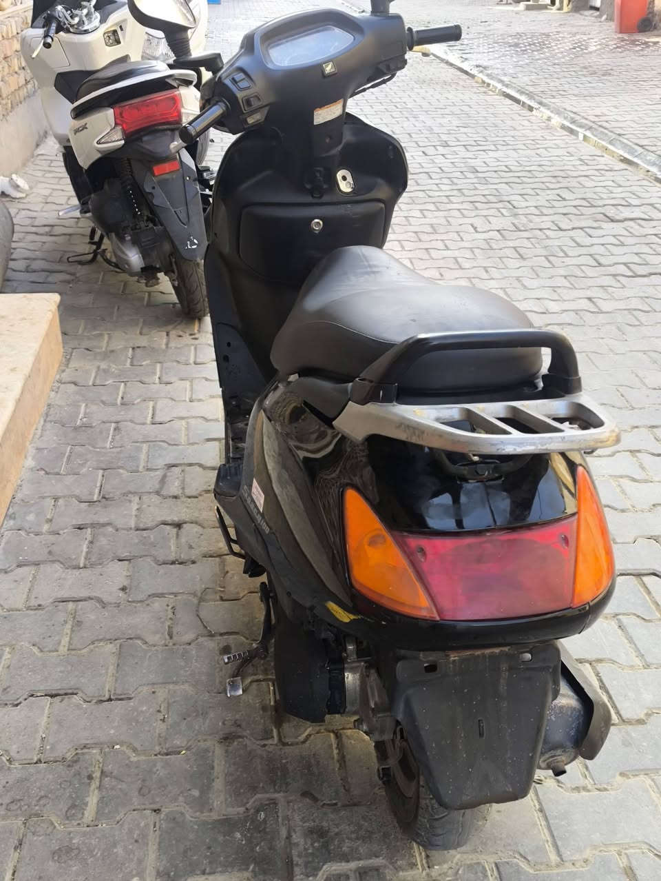 سبيسي ياباني شغاله سلف هندر كفرات اصلي ابو ختم قفل جنطه ستيرن مفتوحه راريمر كلش ناعمه اكسل مكفول ب600 وبيه مجال ***********
