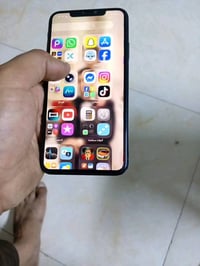 11pro max بطارية 88    ٤٥٠ الف بيع مستعجل بي مجال ان شاء الله كلشي ممب...
